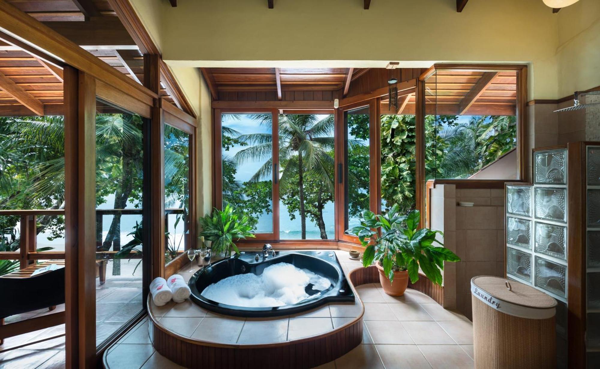 Elegant Costa Rican Villa With Oceanfront Infinity Pool Rio Grande Экстерьер фото